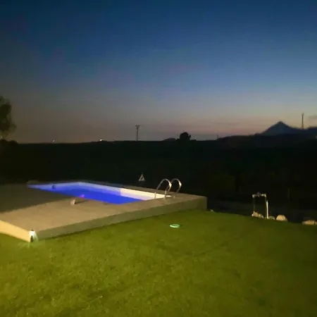 Holiday home Paraje Natural, 6 Habitaciones, Piscina, 1800m2, Cesped