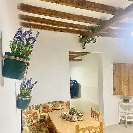 Paraje Natural, 6 Habitaciones, Piscina, 1800m2, Cesped Holiday home *