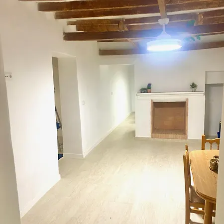 Paraje Natural, 6 Habitaciones, Piscina, 1800m2, Cesped Holiday home